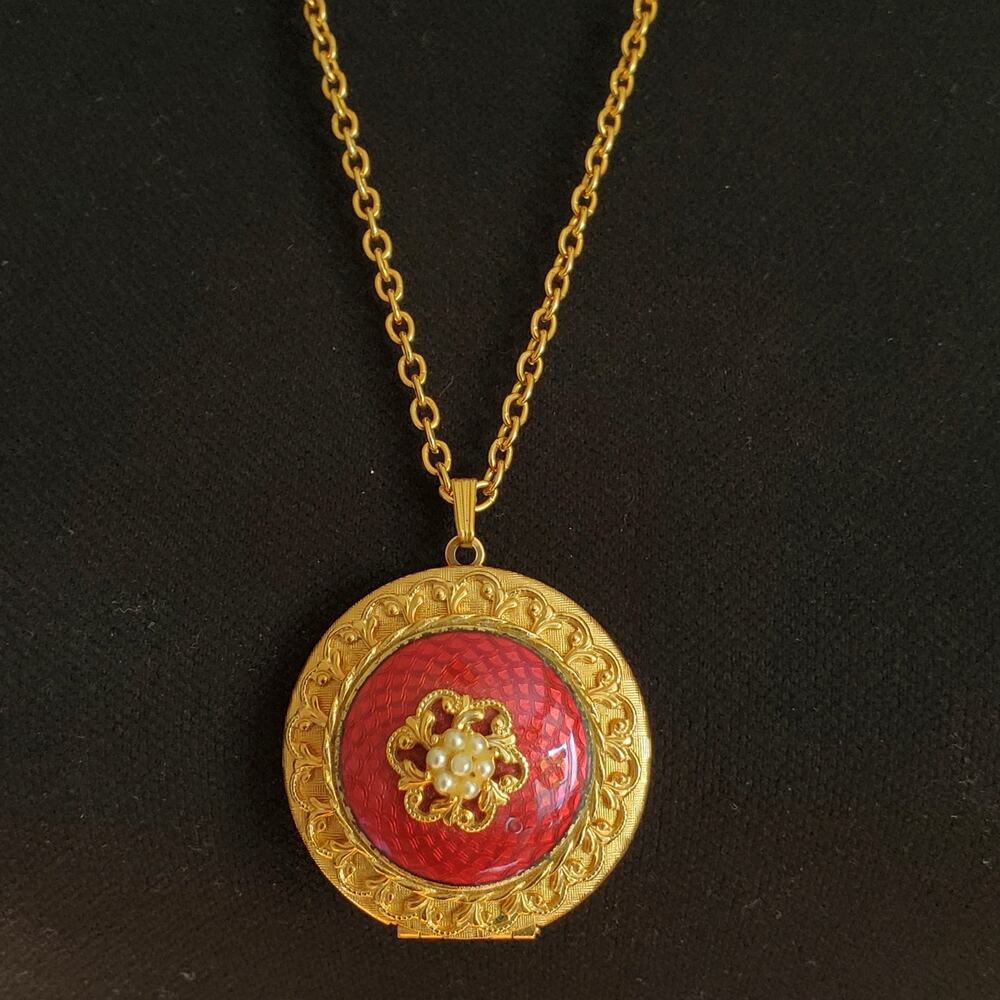 Red Enamel Locket Necklace Gold Tone Chain Tiny Faux Pearl Flower Guilloche Vtg - Picture 12 of 12